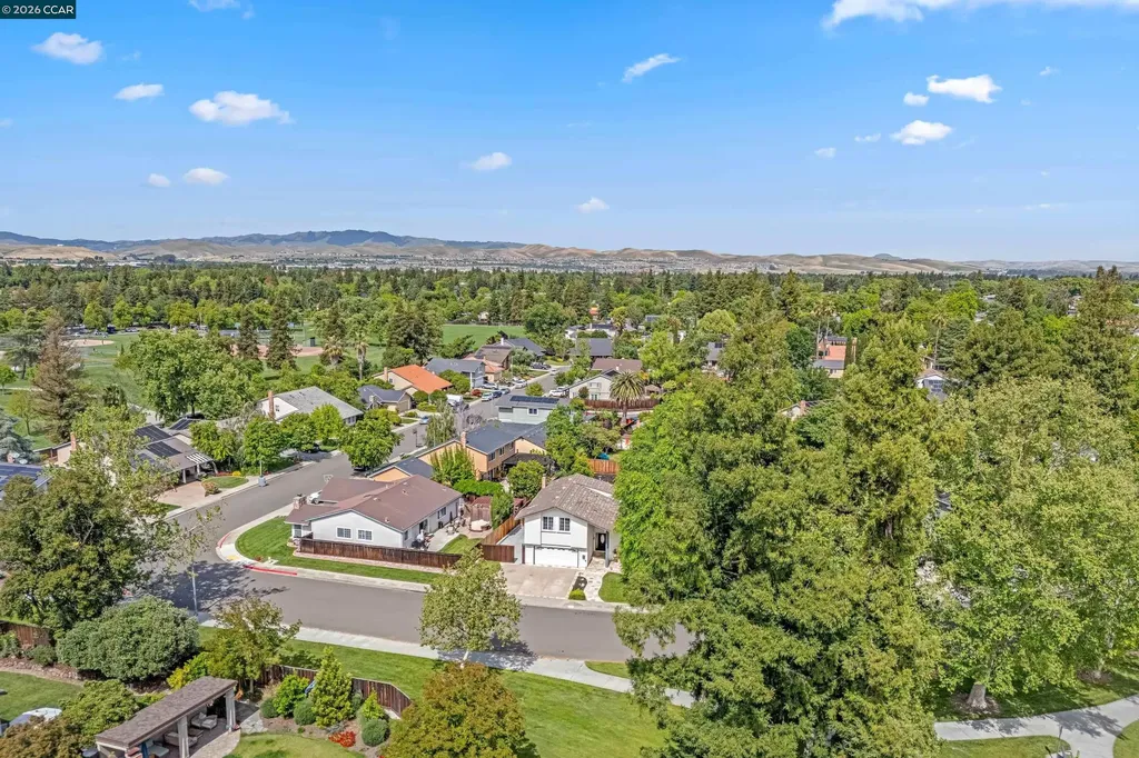 2411 Skylark Way Pleasanton CA 94566