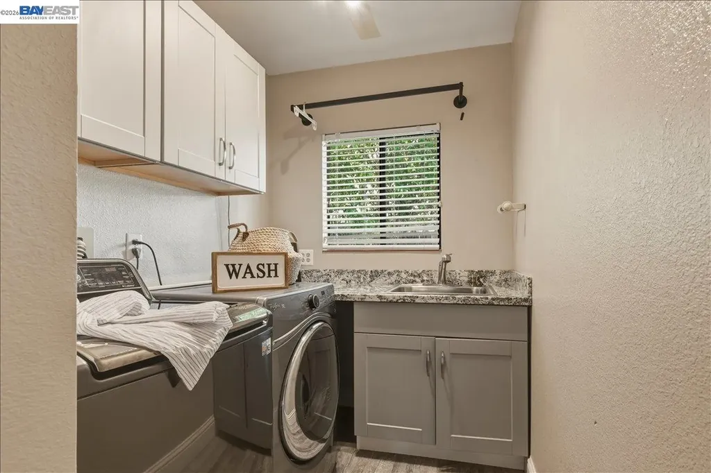 2377 College Avenue Livermore CA 94550