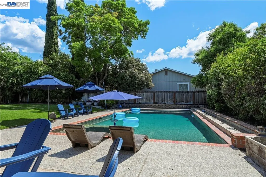2377 College Avenue Livermore CA 94550