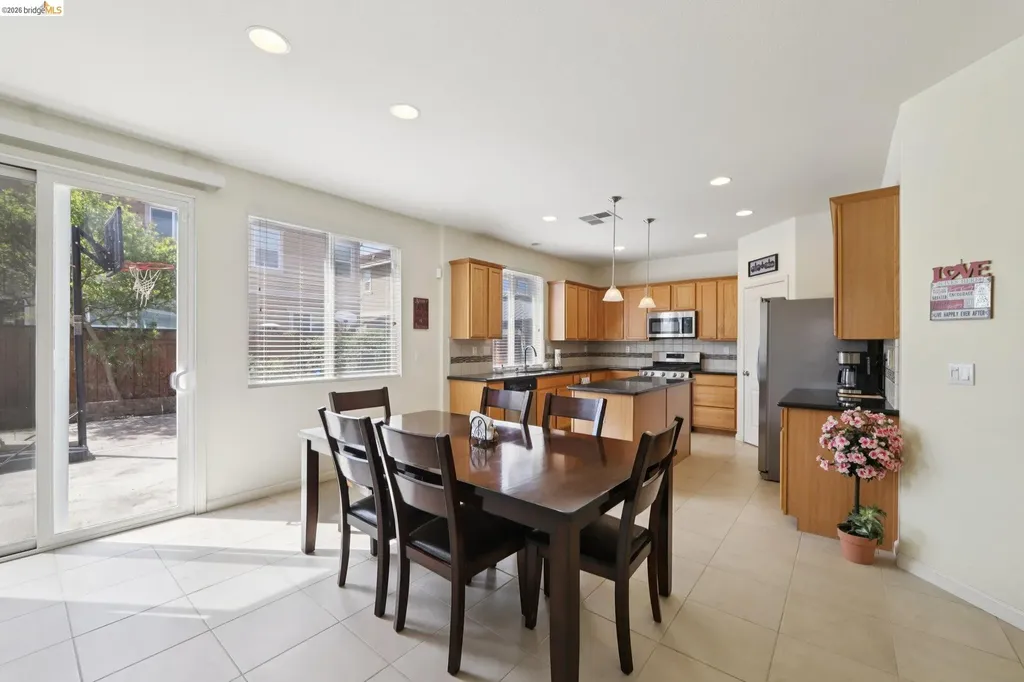 1327 Tuolumne Way Oakley CA 94561