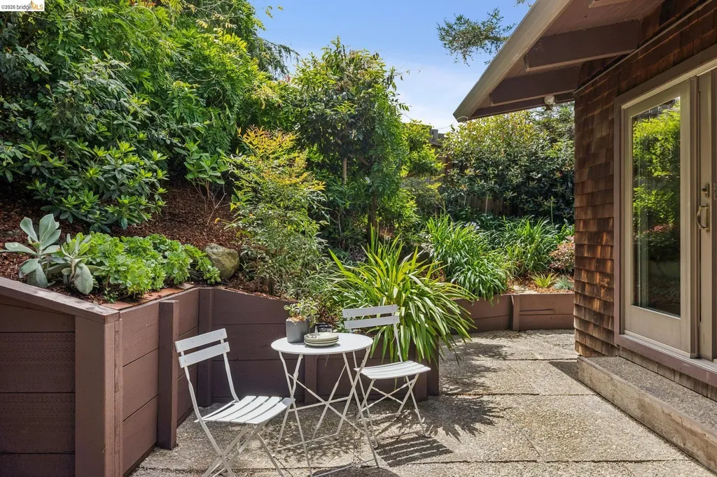 3560 Dwight Way Berkeley CA 94704