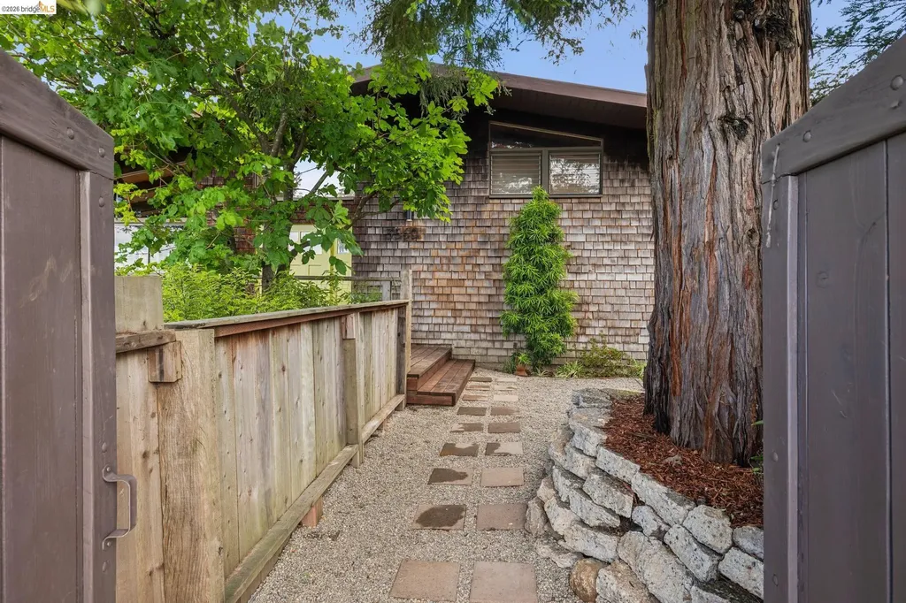 3560 Dwight Way Berkeley CA 94704