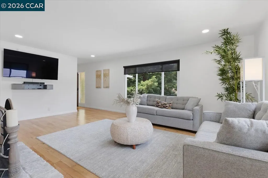 125 Elysian Fields Drive Oakland CA 94605