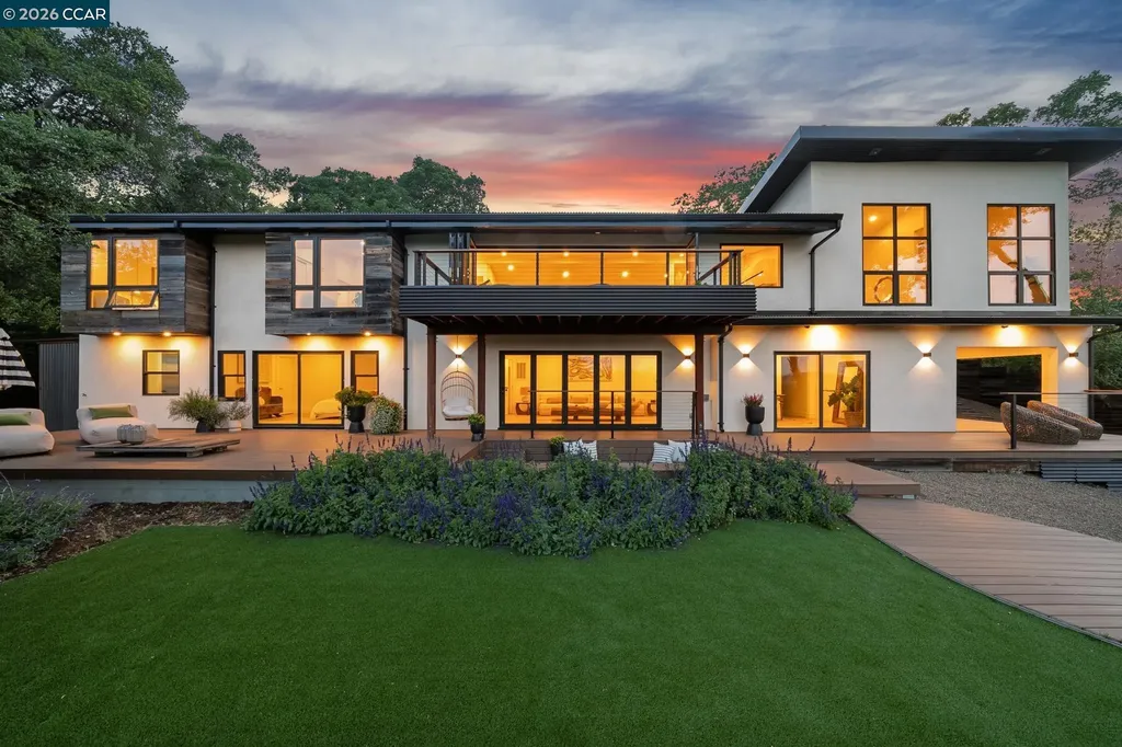 205 Crestview Drive Orinda CA 94563