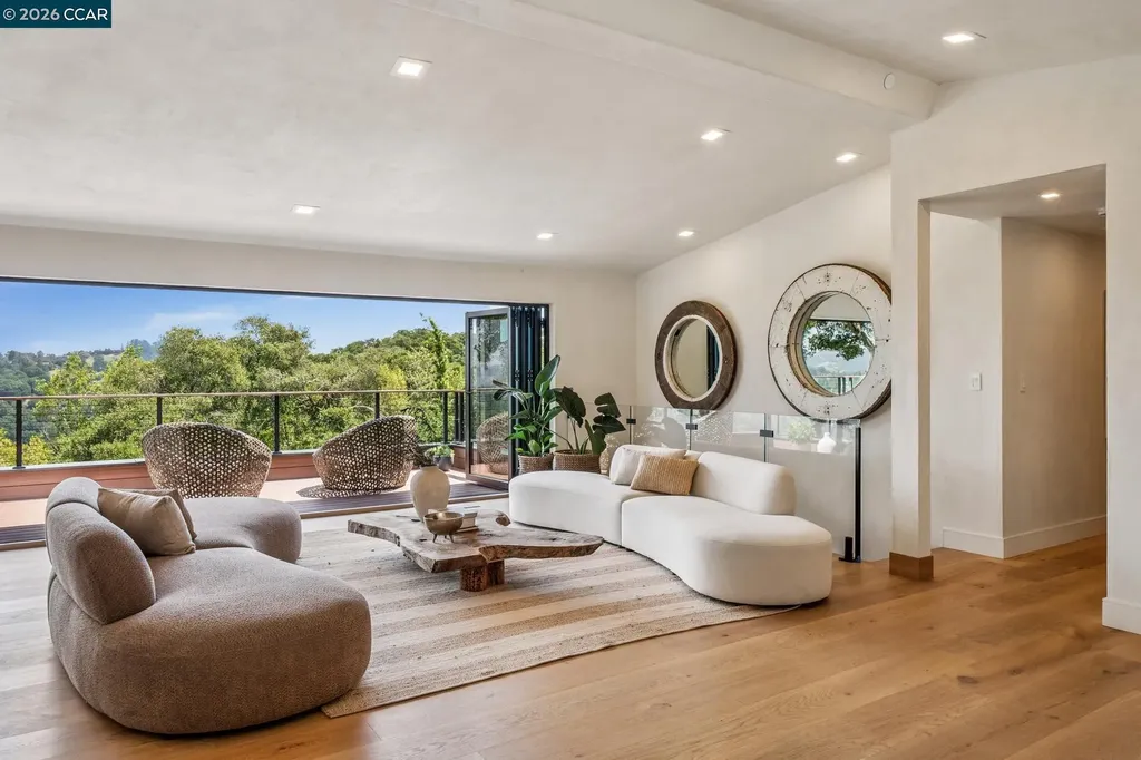205 Crestview Drive Orinda CA 94563