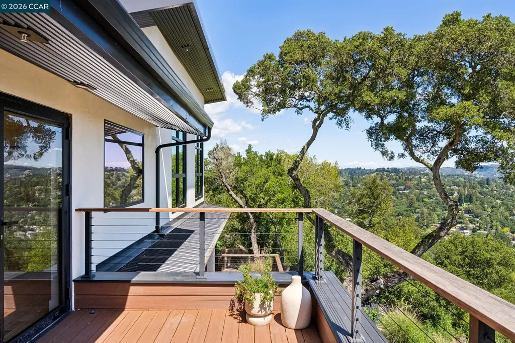 205 Crestview Drive Orinda CA 94563