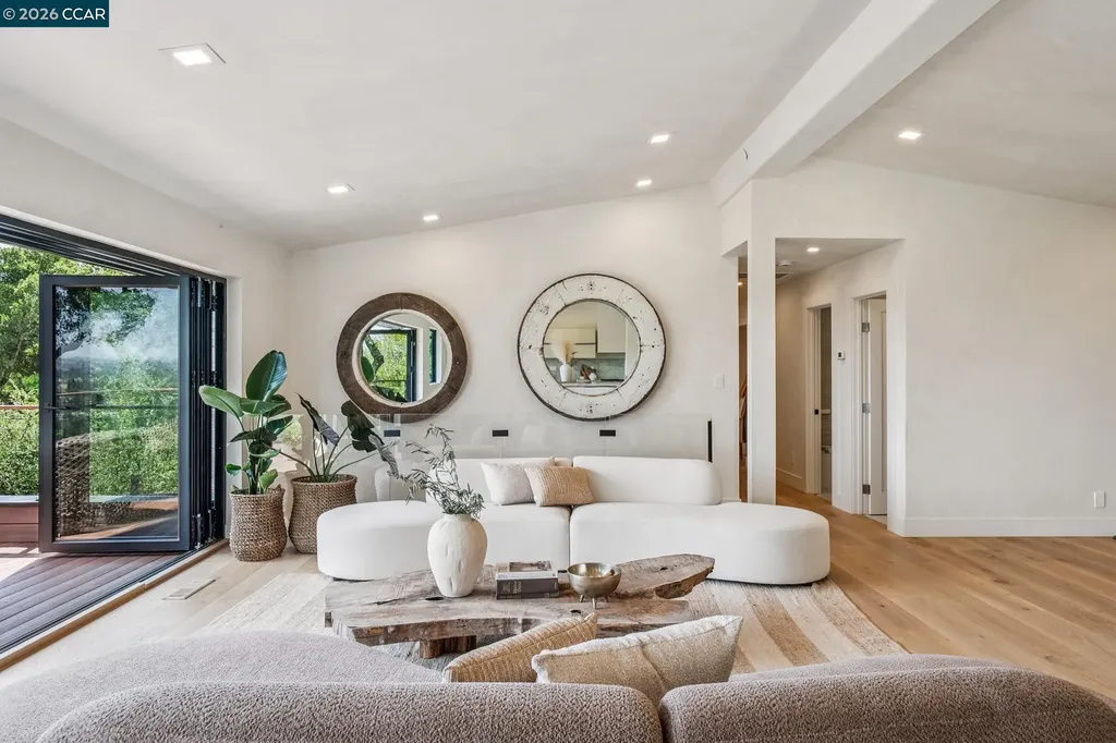 205 Crestview Drive Orinda CA 94563