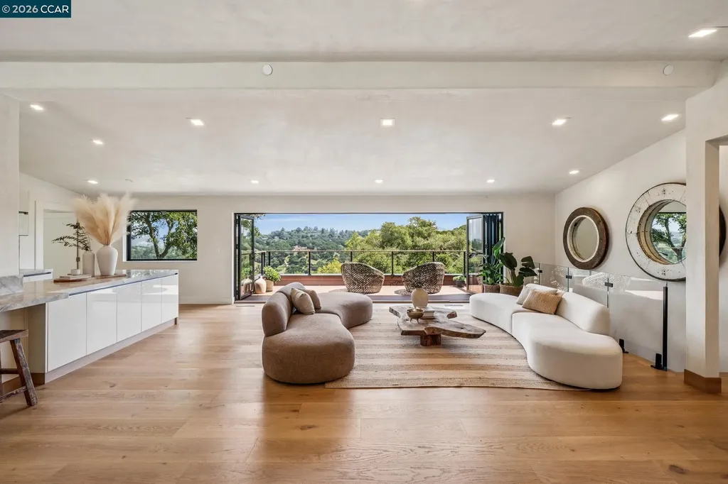 205 Crestview Drive Orinda CA 94563