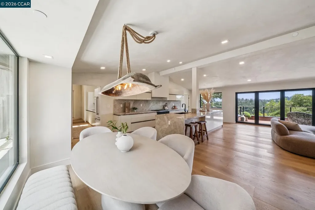 205 Crestview Drive Orinda CA 94563