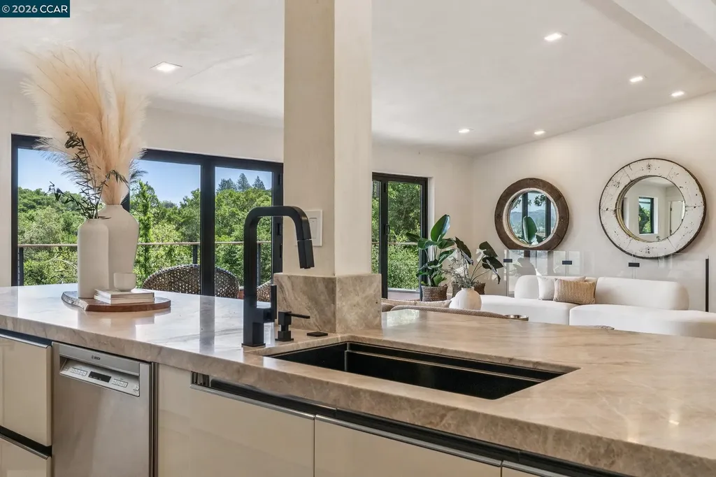 205 Crestview Drive Orinda CA 94563