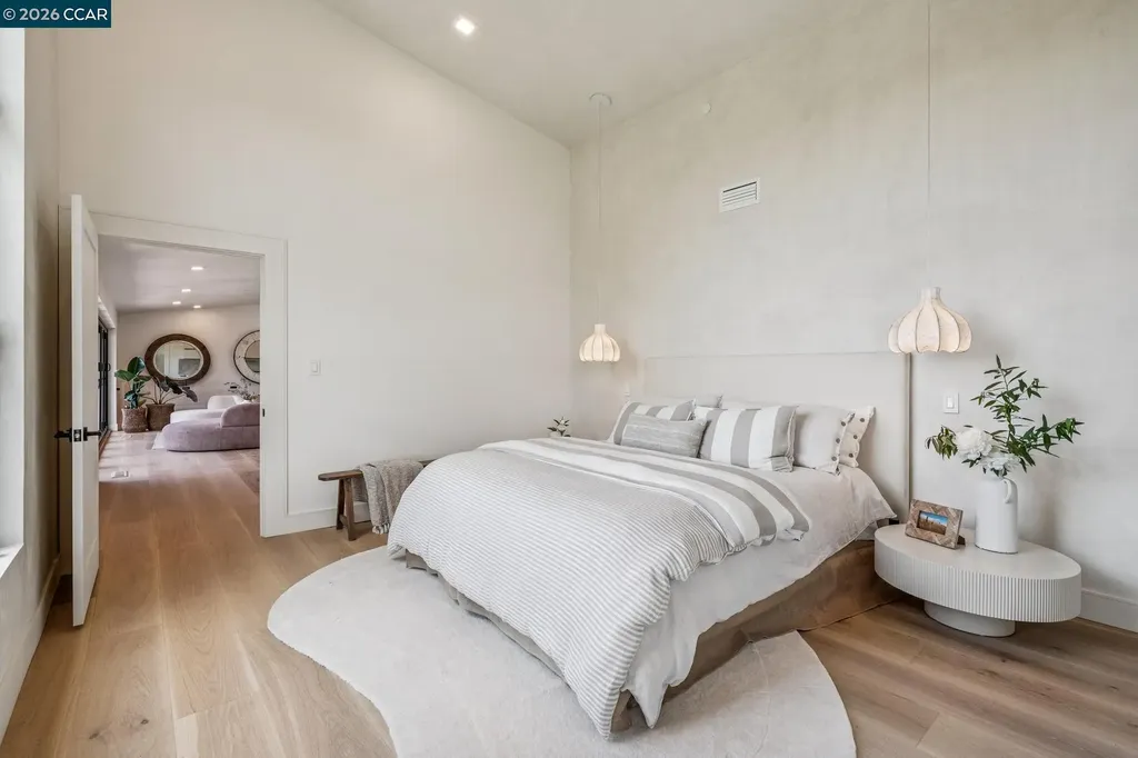 205 Crestview Drive Orinda CA 94563