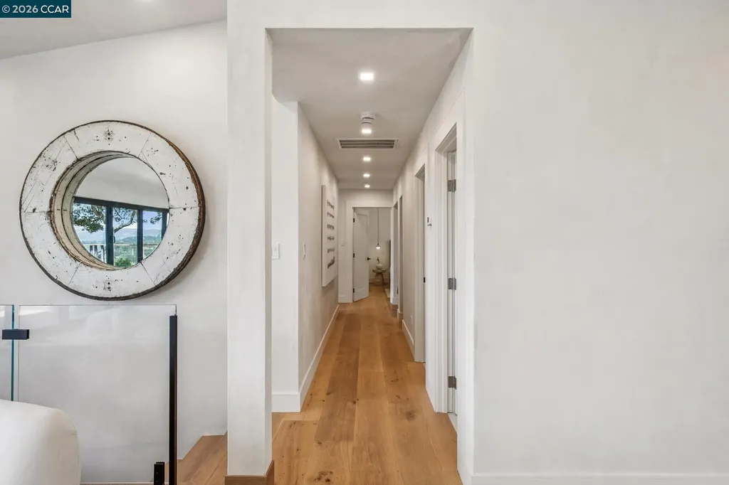 205 Crestview Drive Orinda CA 94563