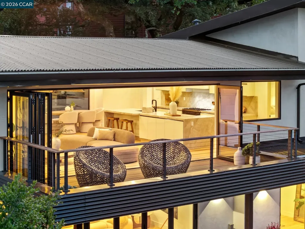 205 Crestview Drive Orinda CA 94563