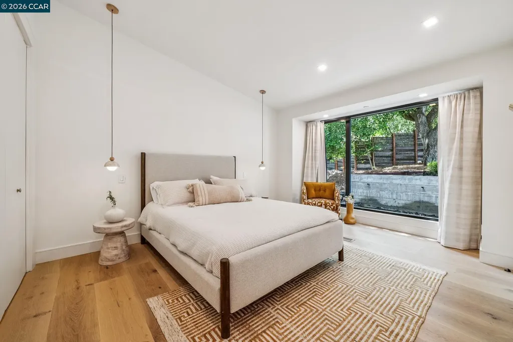 205 Crestview Drive Orinda CA 94563