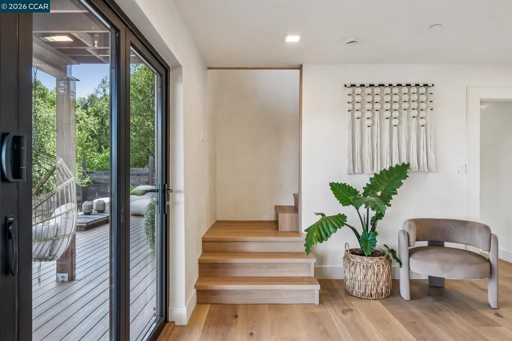 205 Crestview Drive Orinda CA 94563