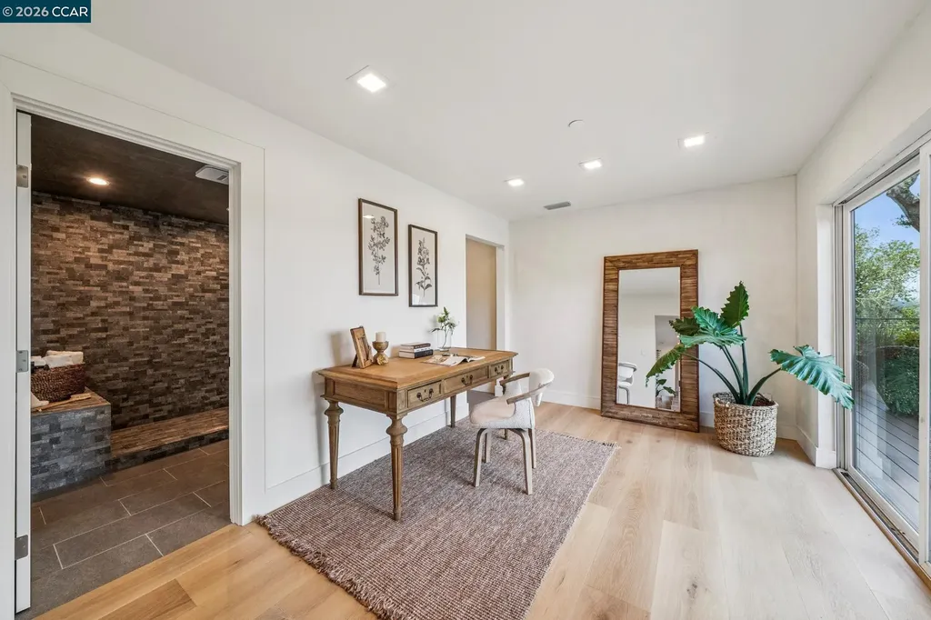205 Crestview Drive Orinda CA 94563