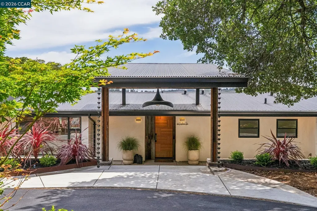 205 Crestview Drive Orinda CA 94563