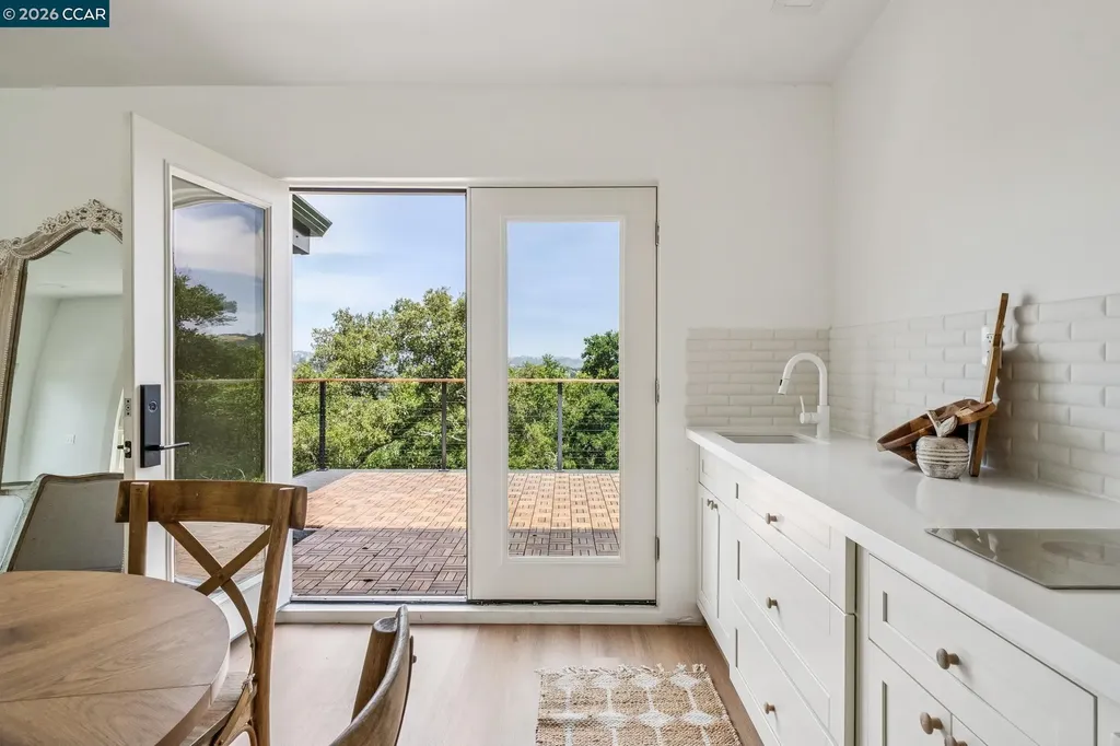 205 Crestview Drive Orinda CA 94563