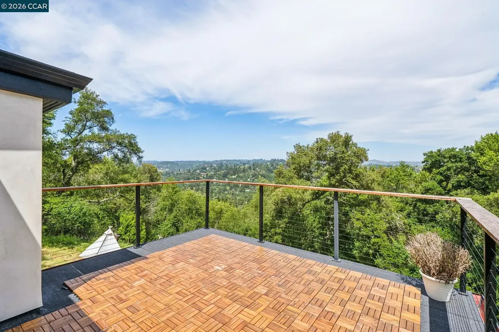 205 Crestview Drive Orinda CA 94563