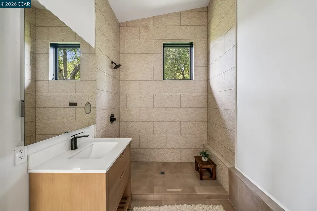 205 Crestview Drive Orinda CA 94563