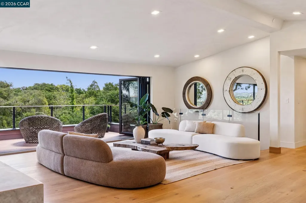 205 Crestview Drive Orinda CA 94563