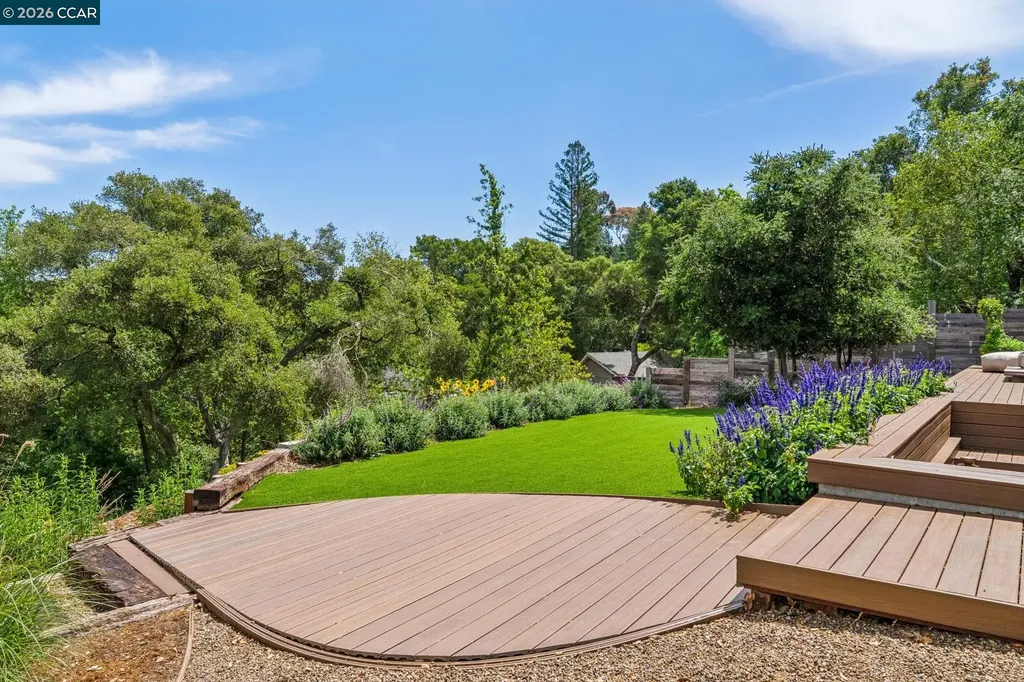 205 Crestview Drive Orinda CA 94563