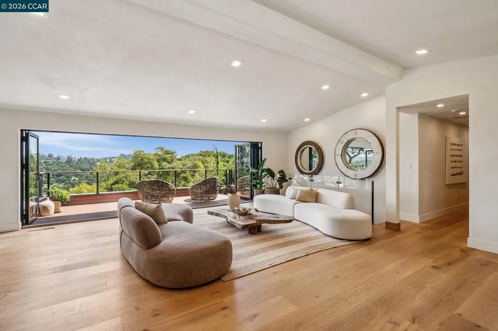 205 Crestview Drive Orinda CA 94563