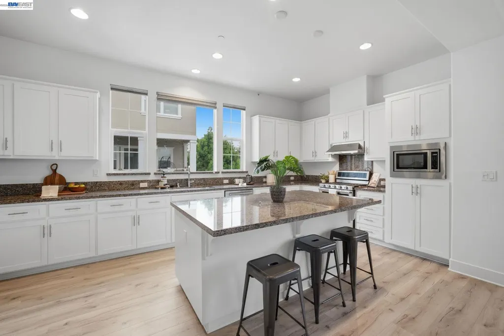 38250 Luma Terrace Newark CA 94560
