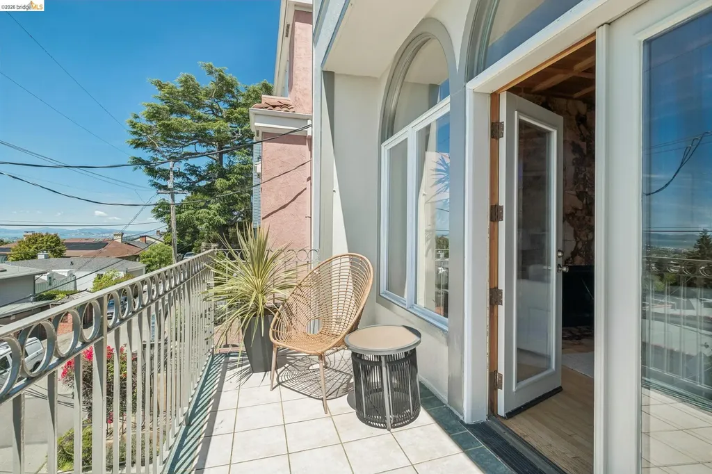 210 Scenic Avenue Piedmont CA 94611