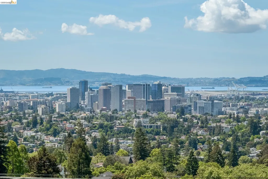 210 Scenic Avenue Piedmont CA 94611