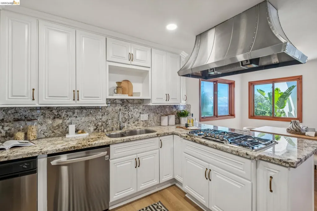 210 Scenic Avenue Piedmont CA 94611