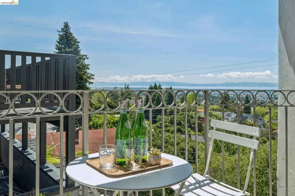 210 Scenic Avenue Piedmont CA 94611