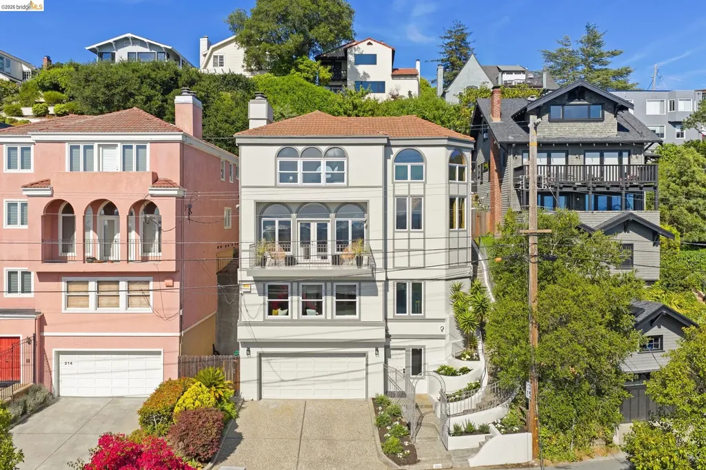 210 Scenic Avenue Piedmont CA 94611