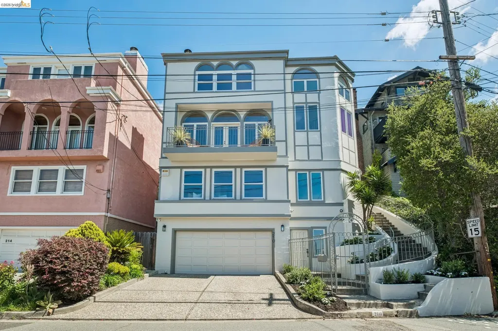 210 Scenic Avenue Piedmont CA 94611