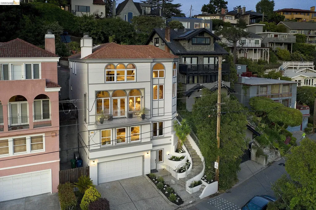210 Scenic Avenue Piedmont CA 94611