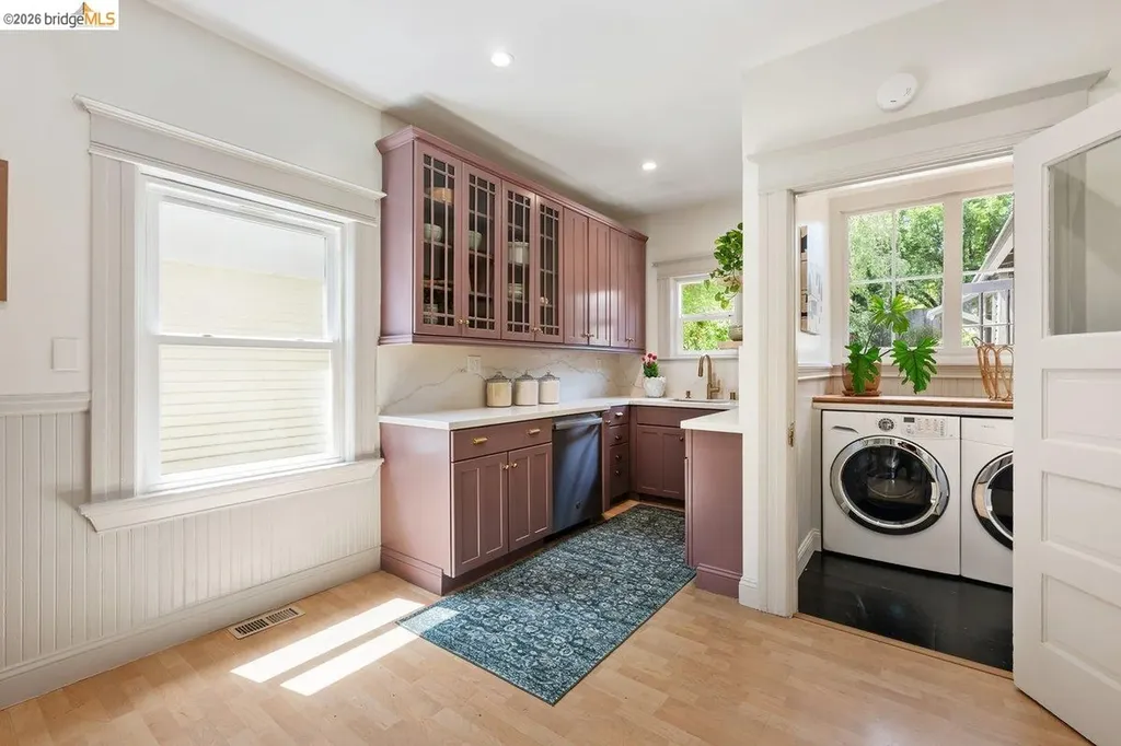 4369 Howe Street Oakland CA 94611