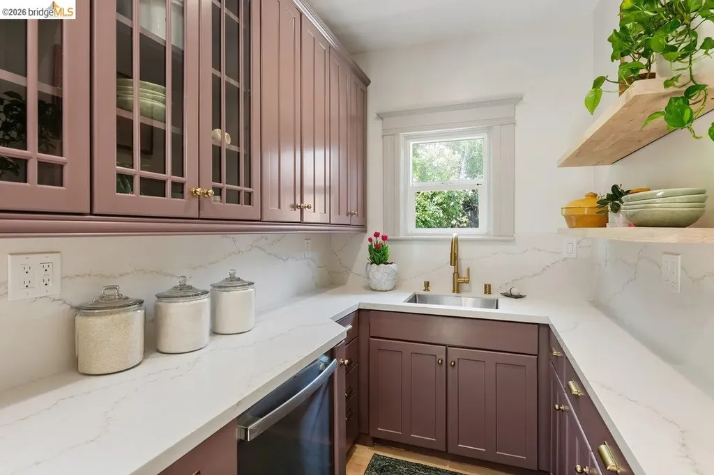 4369 Howe Street Oakland CA 94611