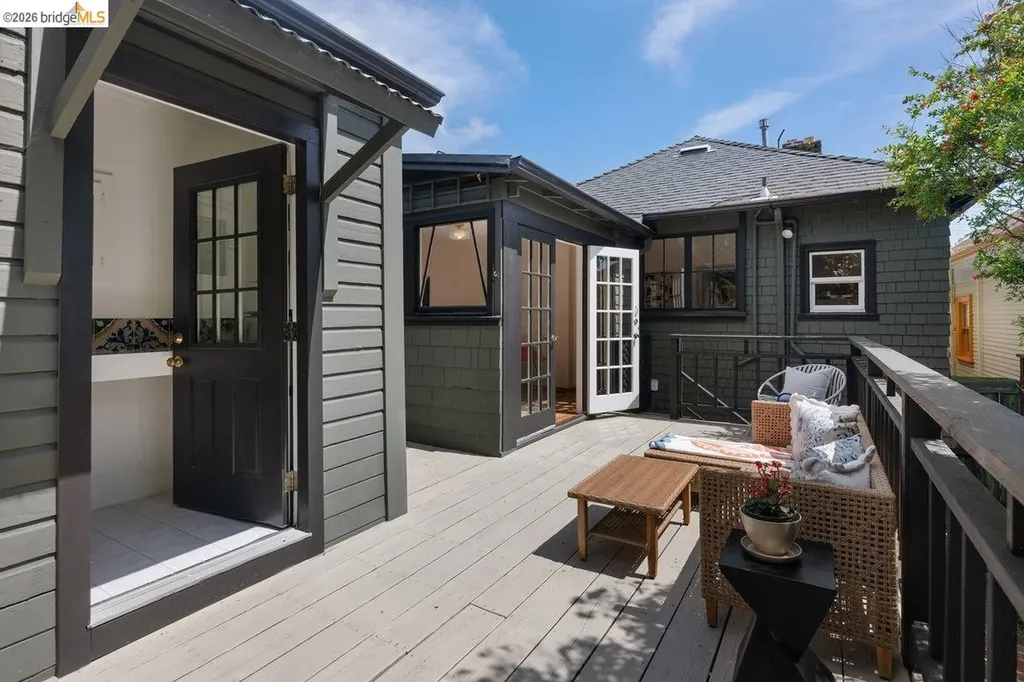 4369 Howe Street Oakland CA 94611