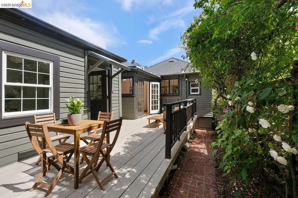 4369 Howe Street Oakland CA 94611