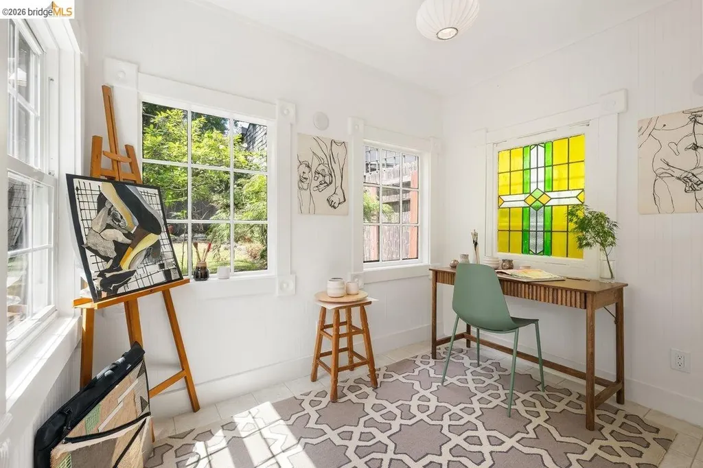 4369 Howe Street Oakland CA 94611