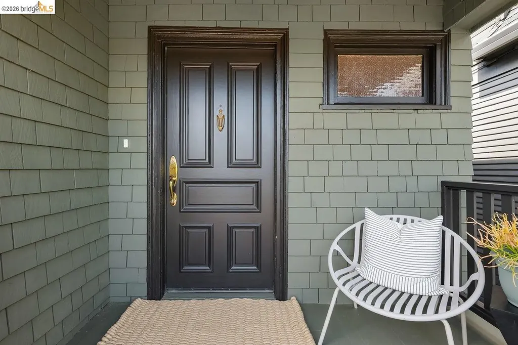 4369 Howe Street Oakland CA 94611