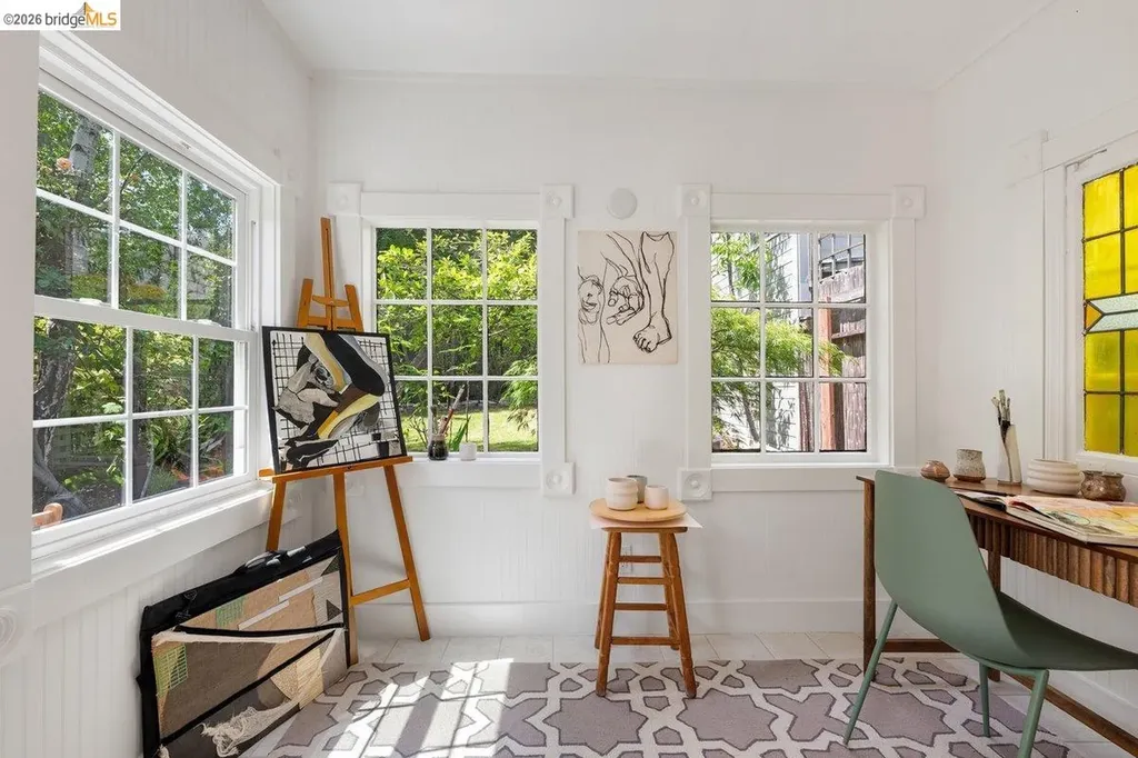 4369 Howe Street Oakland CA 94611