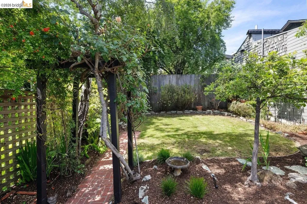 4369 Howe Street Oakland CA 94611