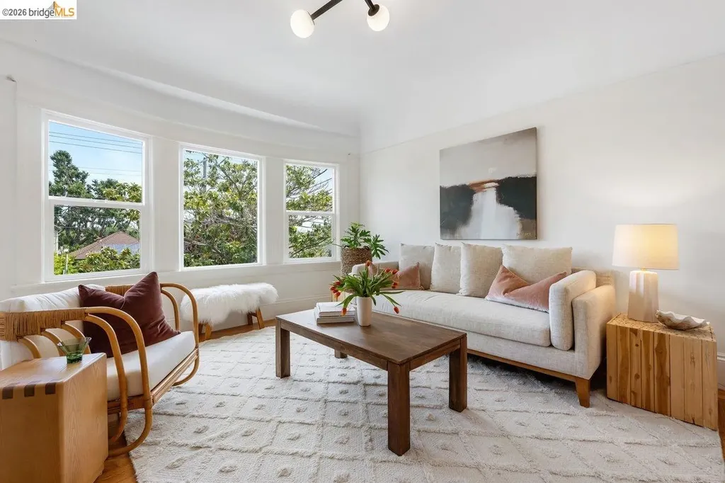 4369 Howe Street Oakland CA 94611