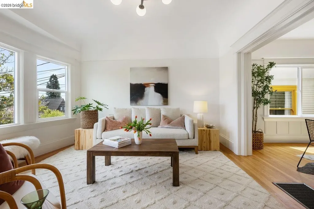 4369 Howe Street Oakland CA 94611