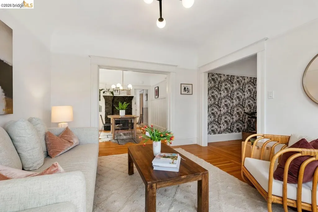 4369 Howe Street Oakland CA 94611