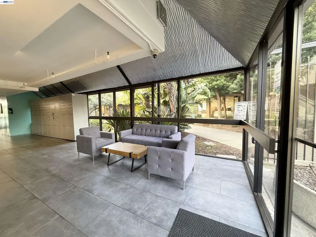 7 Embarcadero Oakland CA 94607
