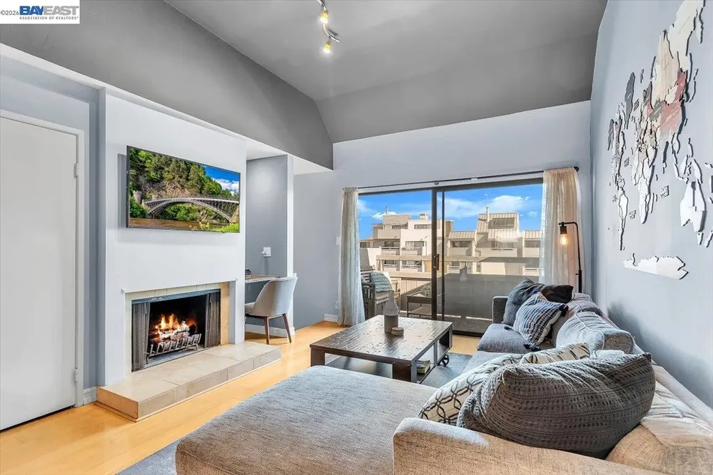 7 Embarcadero Oakland CA 94607