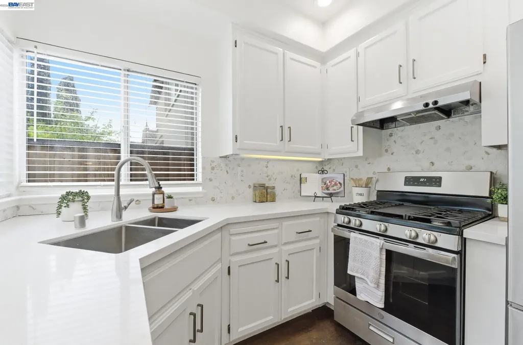 8516 Peachtree Avenue Newark CA 94560