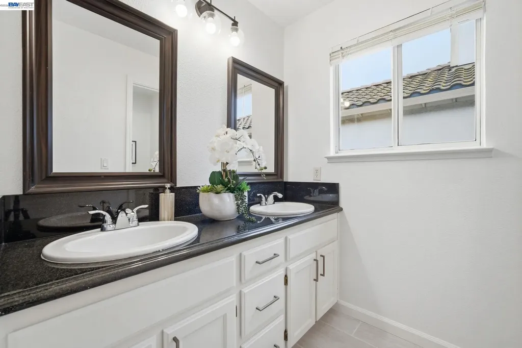 8516 Peachtree Avenue Newark CA 94560